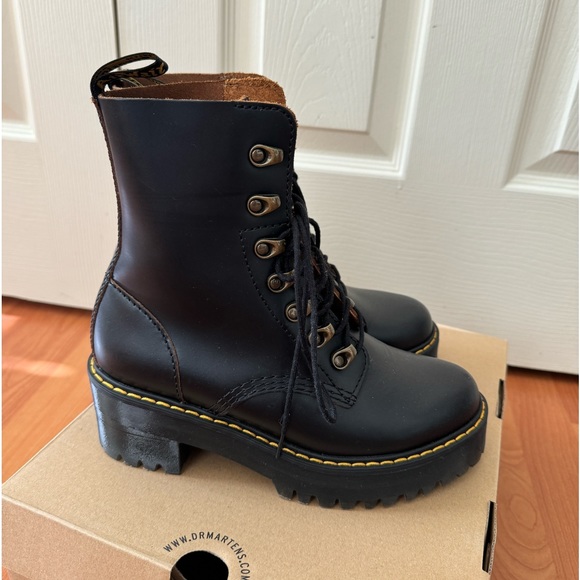 Dr MARTENS LEONA BLACK Vintage Smooth Size: 6 - Picture 6 of 8